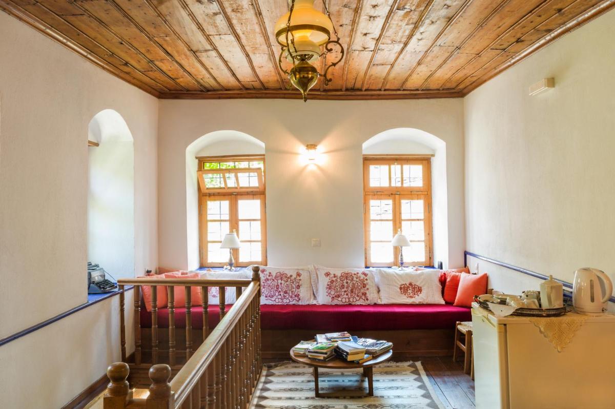 Saxonis Houses & Saxonis Villa - Housity