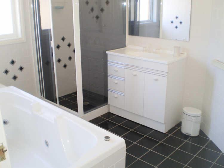 Retreat on Surf Beach - Housity