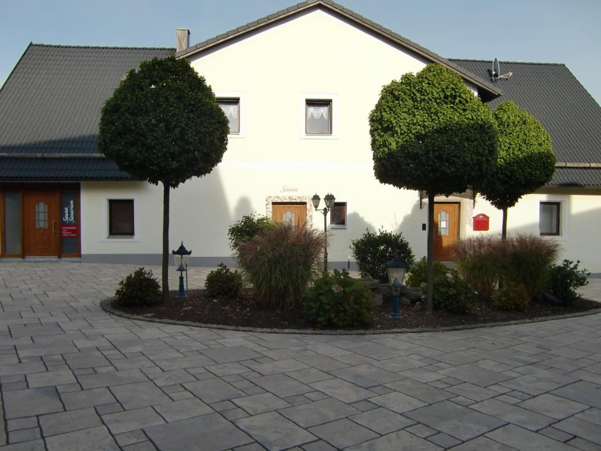 Landhotel Fuchsbau - Housity