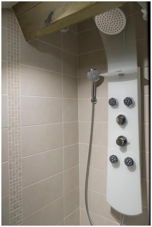 Salle de bains dans l'établissement Hotel Corrieu