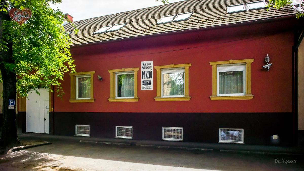 Cívis Szálláshely - Housity