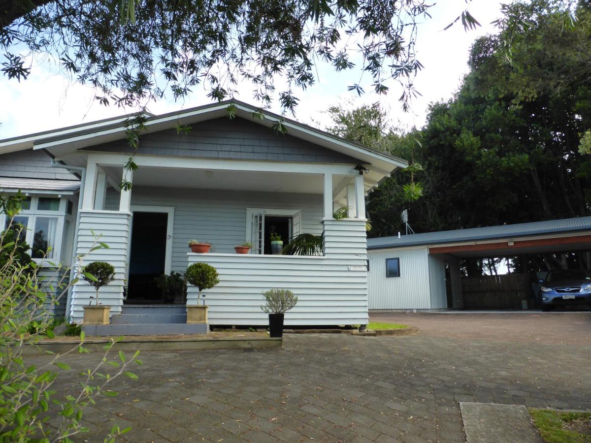 Bungalow on Bell Common - Housity