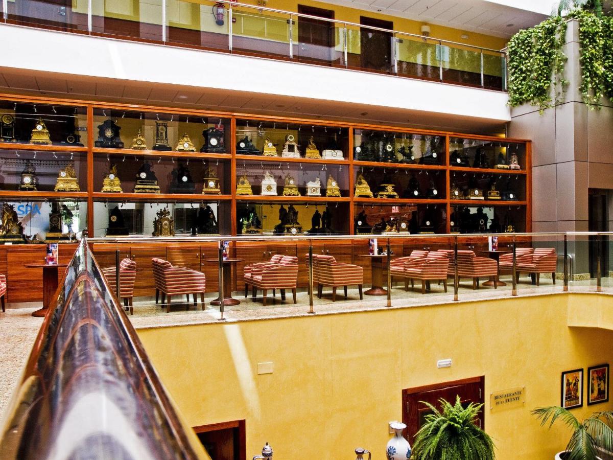 Un restaurante o sitio para comer en Senator Granada