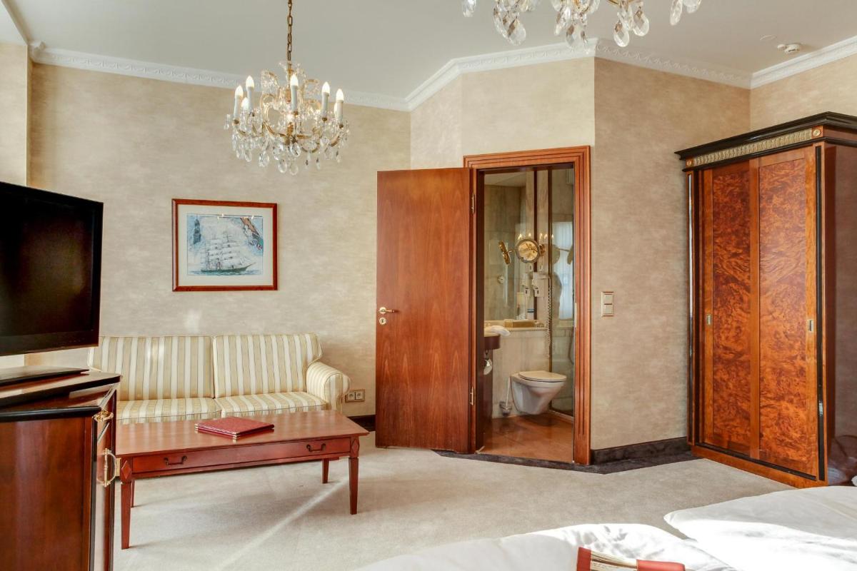 TV/Unterhaltungsangebot in der Unterkunft SEETELHOTEL Ahlbecker Hof das elegante Traditionshotel & ruhiger Rückzugsort an der Ostsee