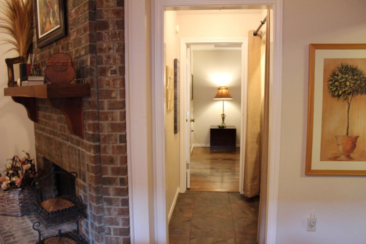 Comfy Cozy Affordable Home Away Home - Housity