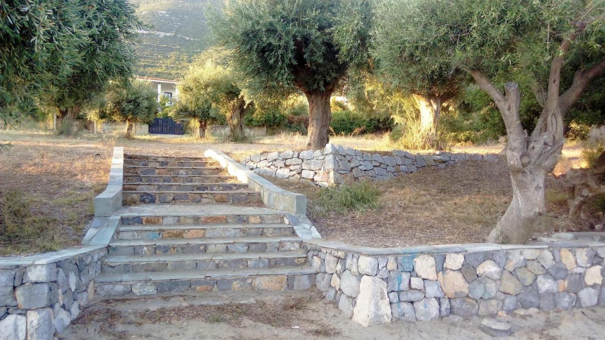 Waterfront Mediterranean Villa - Housity