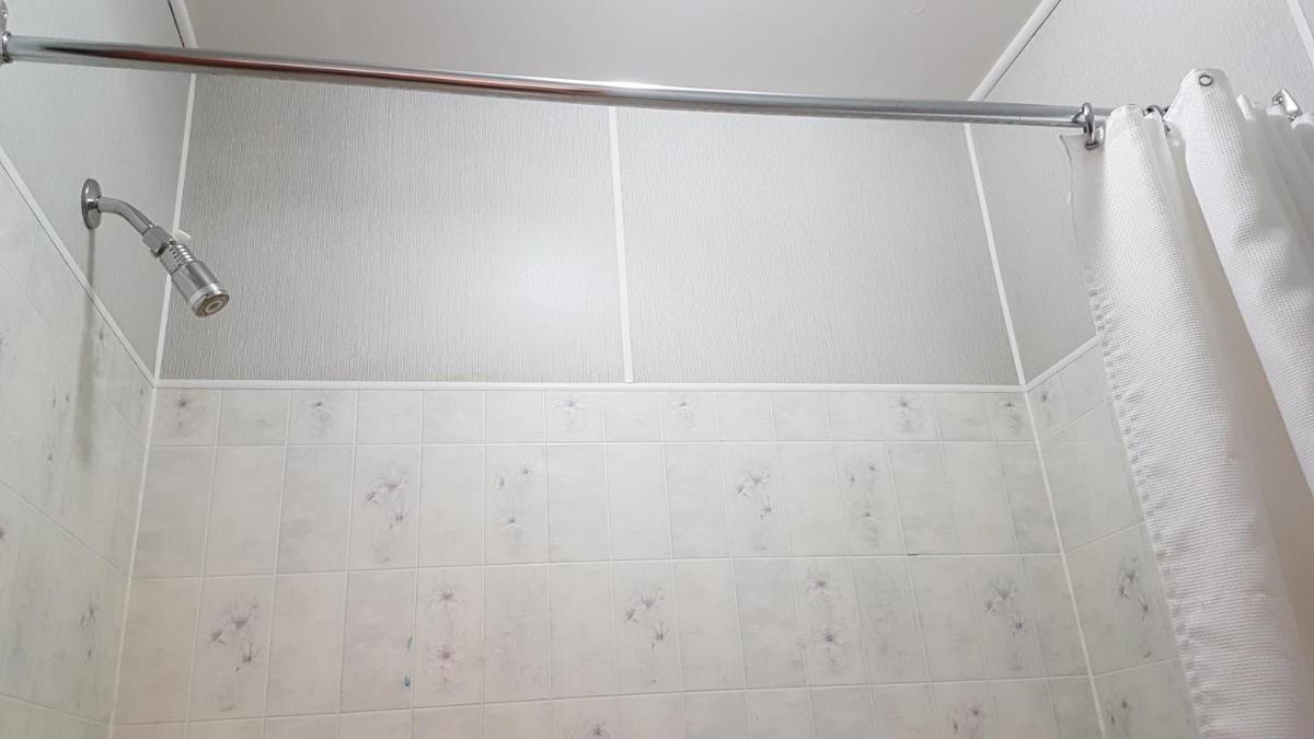 Red Coat Inn Motel - Housity