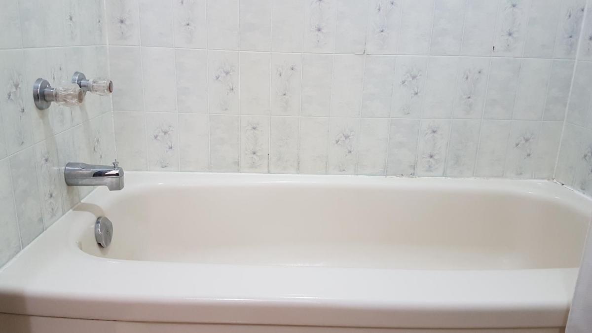 Red Coat Inn Motel - Housity