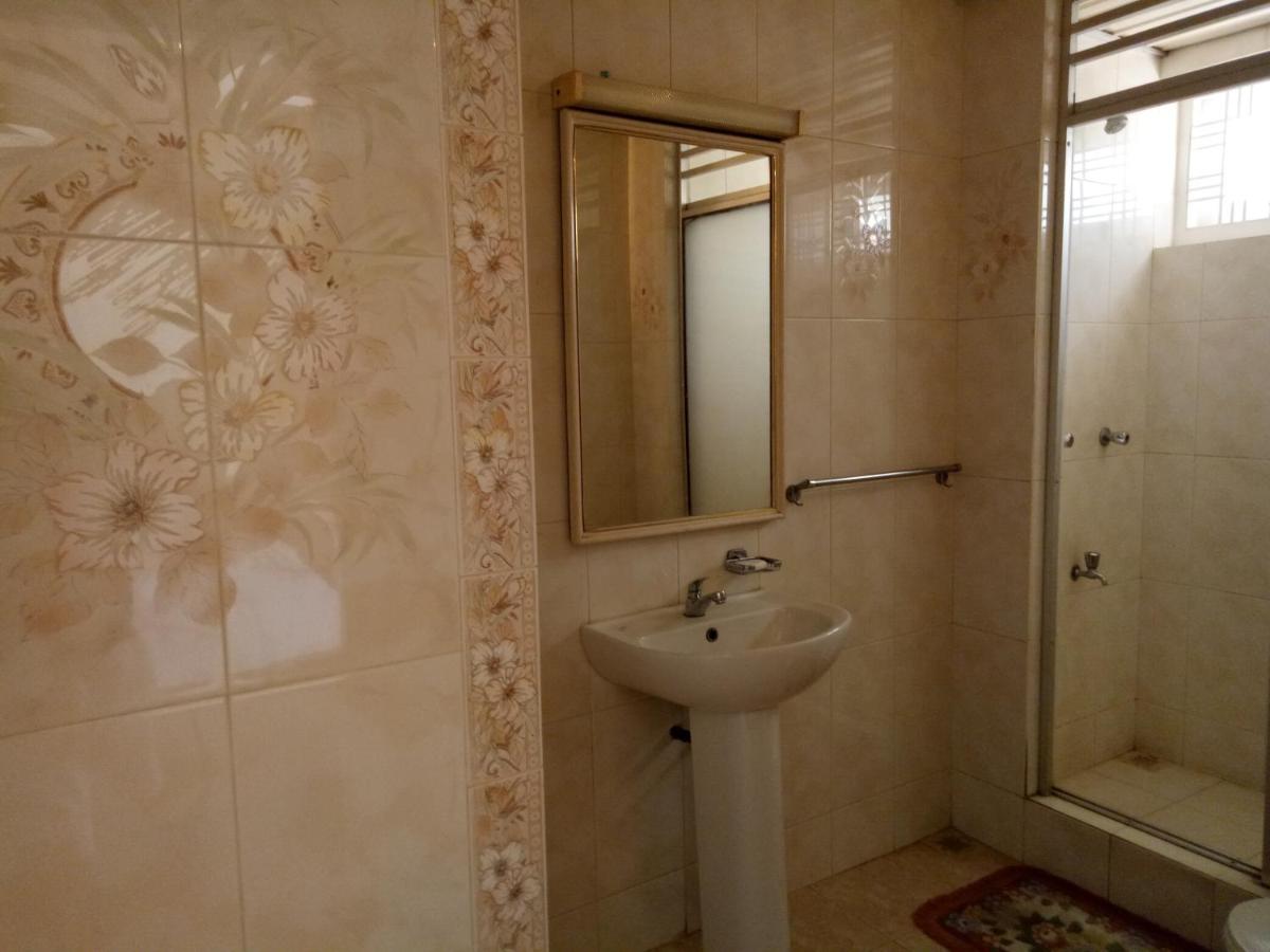 Srilal's Guest House - Housity