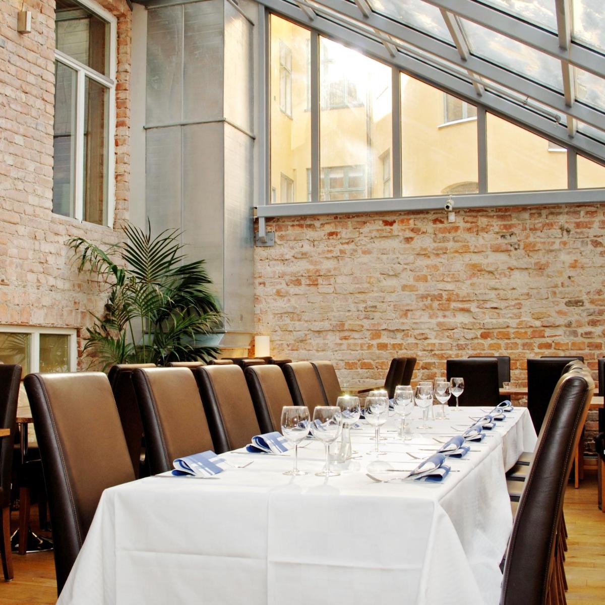 Hotel Hellsten - Housity
