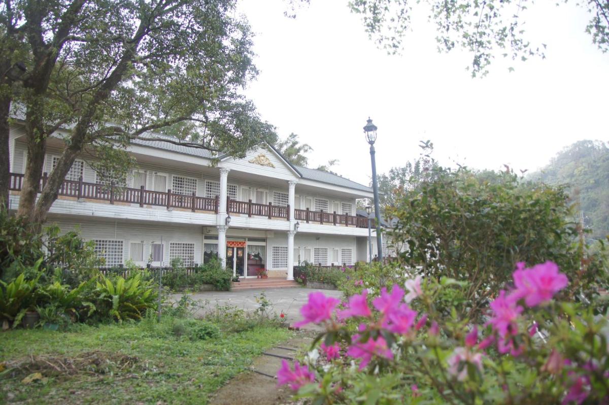 Bao Kang Flower Farm - Housity