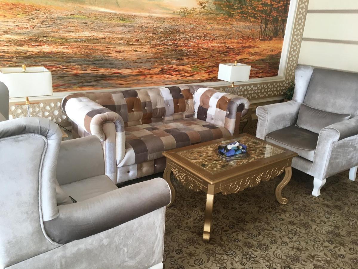 Awrad Royal - Housity