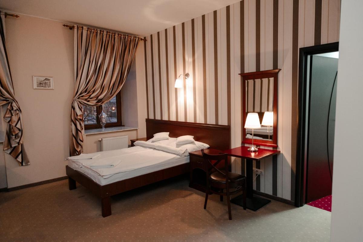 Rynek 6 retro pub & hostel - Housity