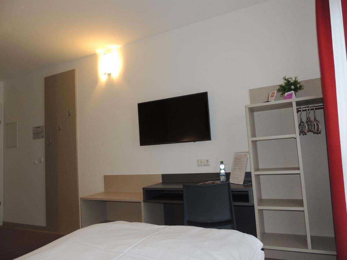 Suitetrails - AVIA Motel Bisamberg