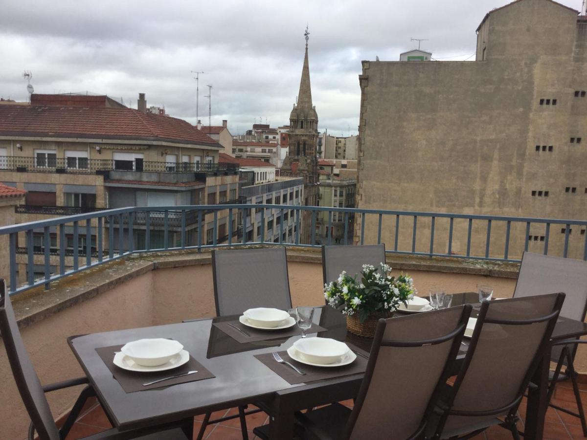 Suitetrails - Apartamentos Azafranal-PARKING GRATIS-