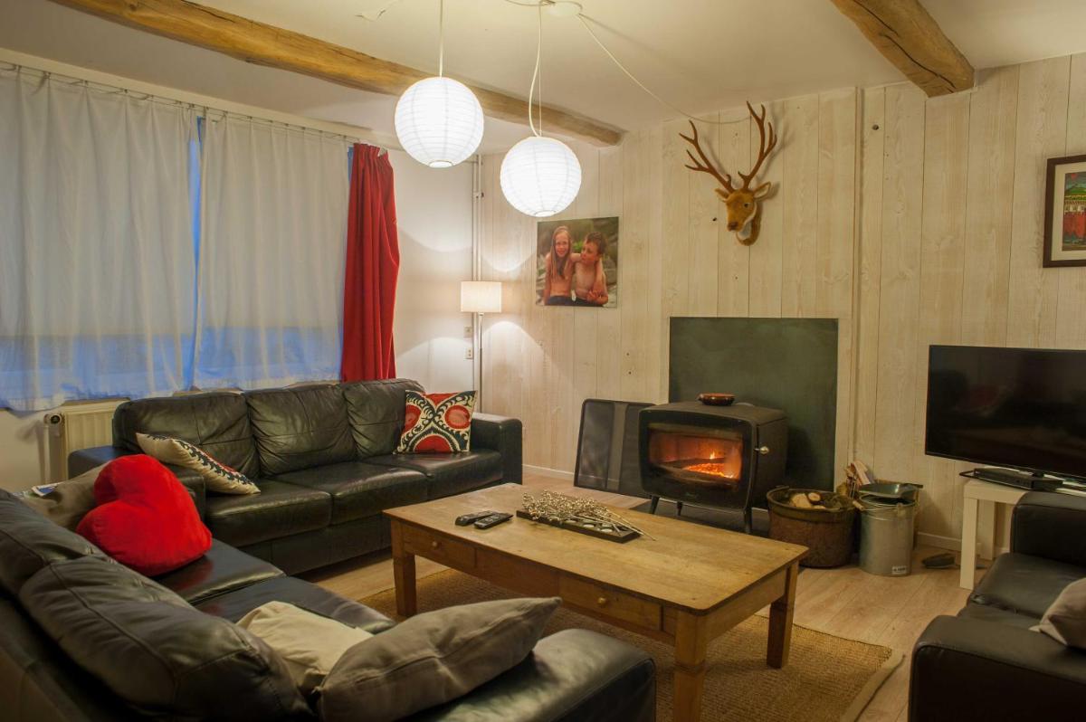 Beautiful and Spacious Contemporary house - Housity