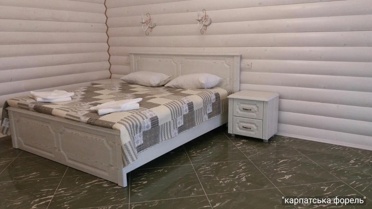 Karpatska Forel - Housity