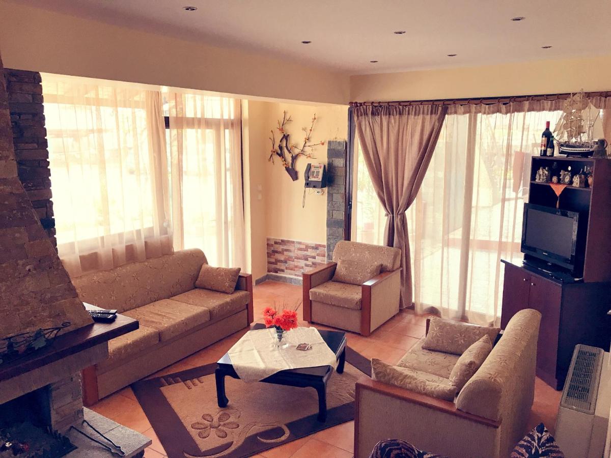 Guesthouse Adonis - Housity