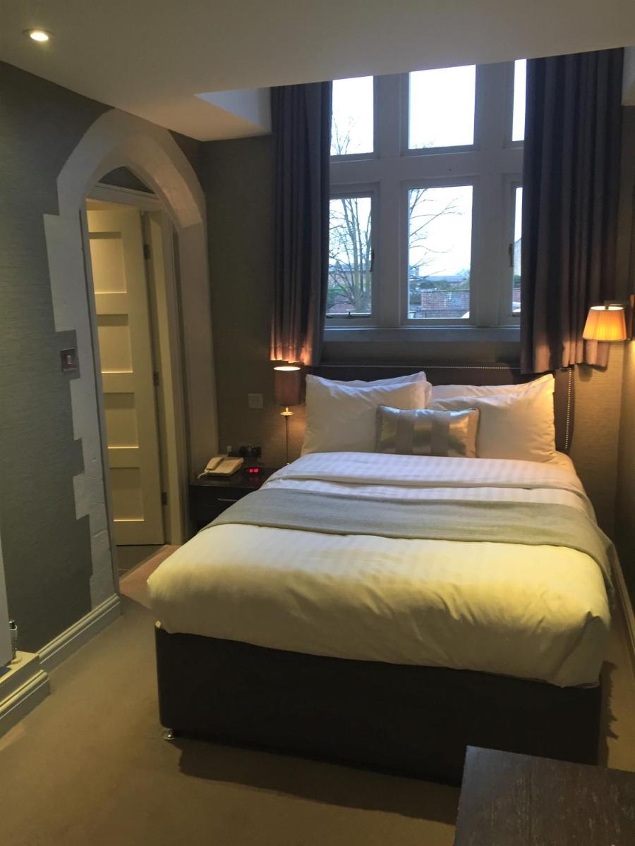 Suitetrails - Castle Hotel & Apartments