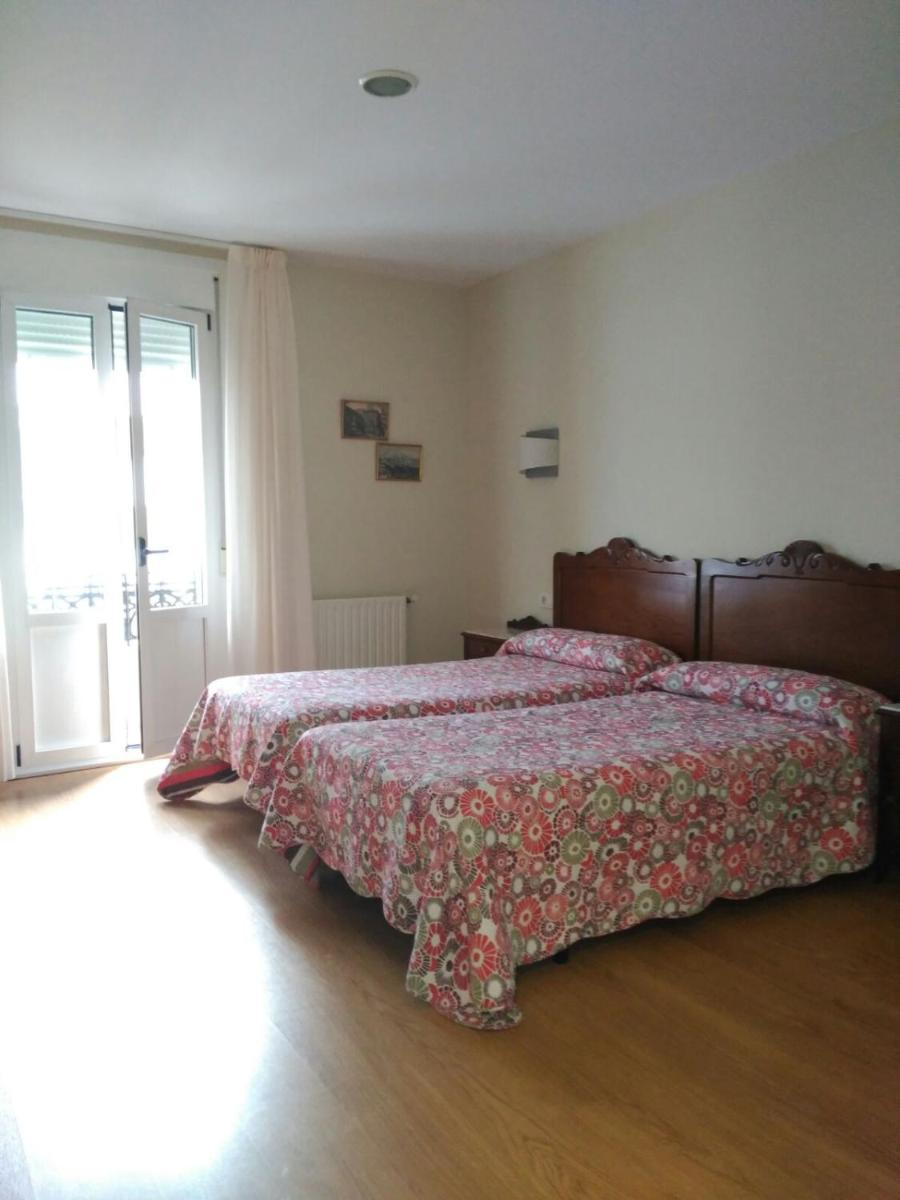 Pension Restaurante La Bombilla - Housity