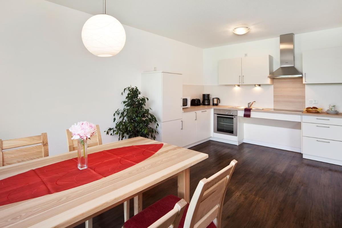 Küche/Küchenzeile in der Unterkunft Seehotel und Appartements Schnöller