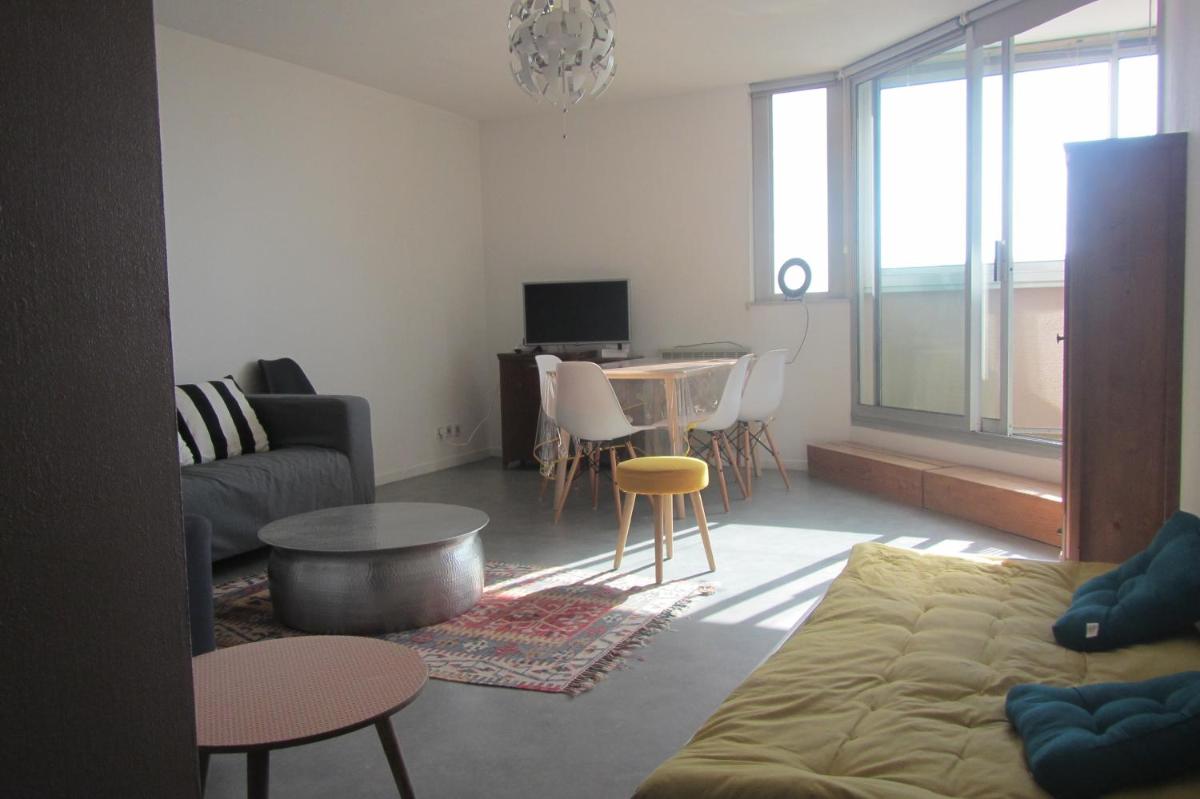 Résidence avec piscine et box, vue sur mer - Housity