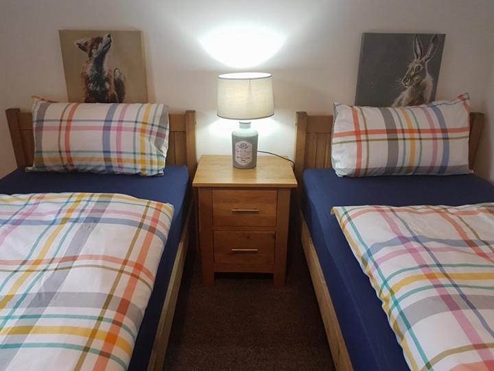 Yvi's 2-3 Bedroom Town Apartment - Housity