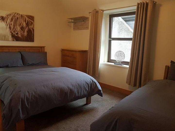 Yvi's 2-3 Bedroom Town Apartment - Housity