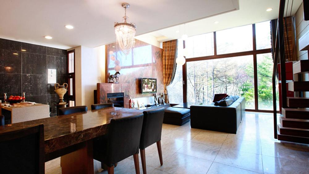 Hugel Heim Pension - Housity