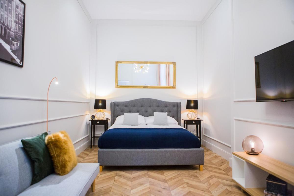Gold Apartment - Housity