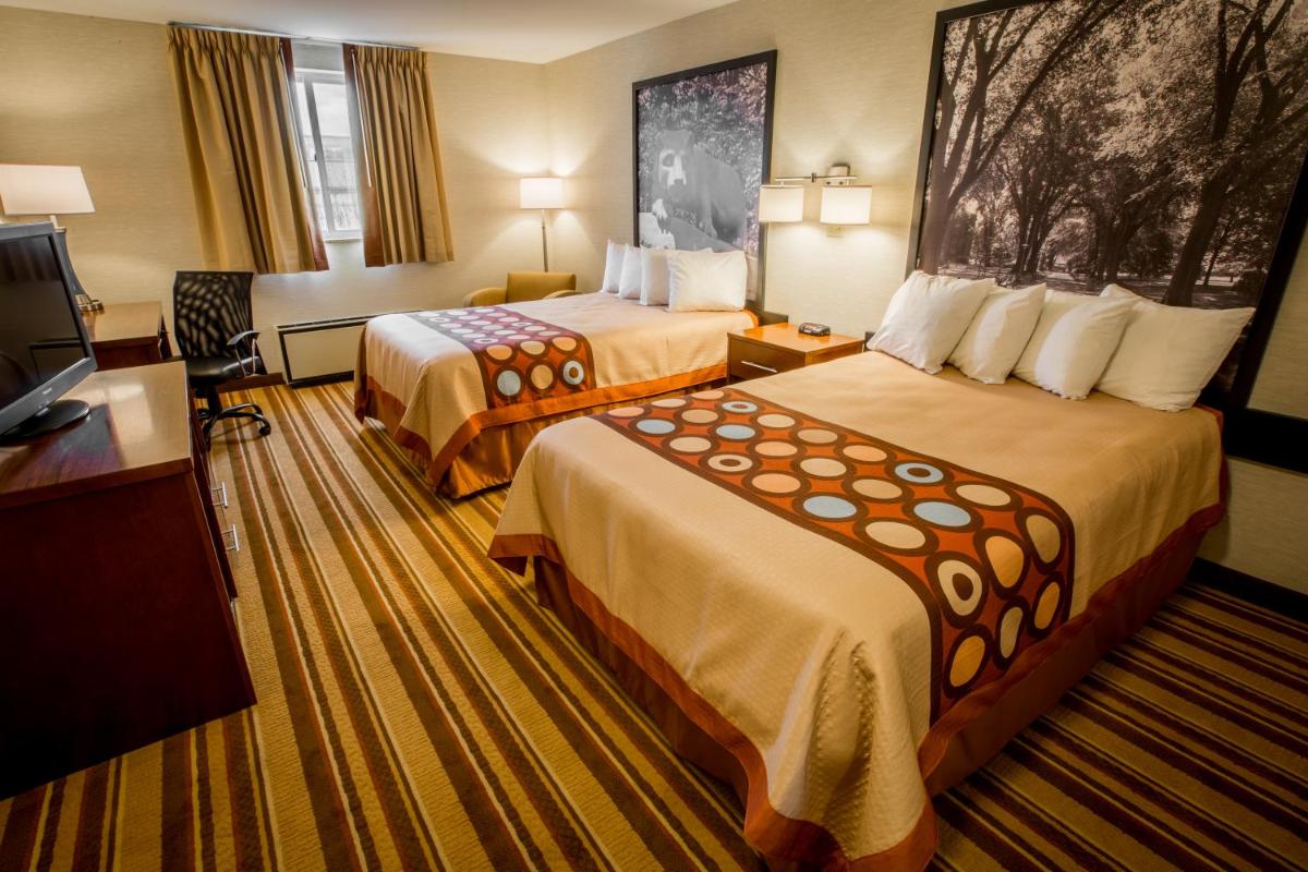 Super 8 by Wyndham State College - Housity