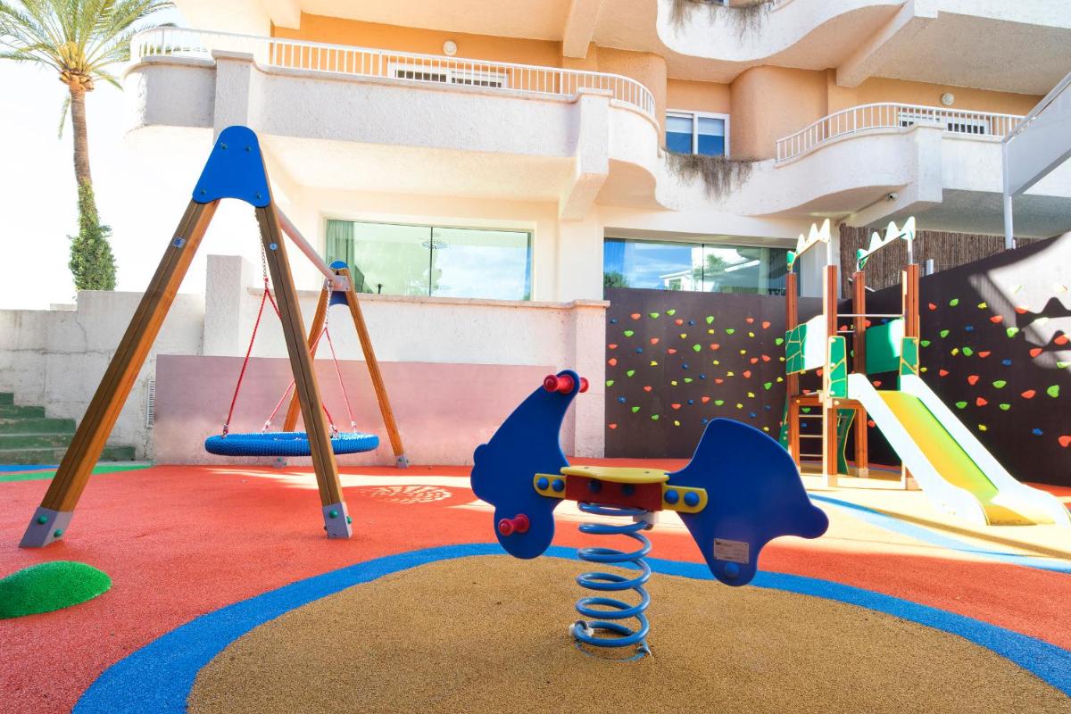 Zona de juegos infantil en JS Alcudi-Mar