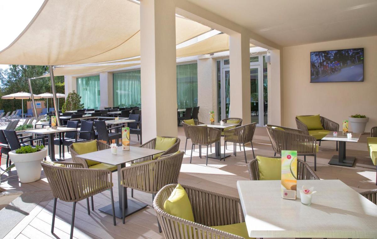 Un restaurante o sitio para comer en JS Alcudi-Mar