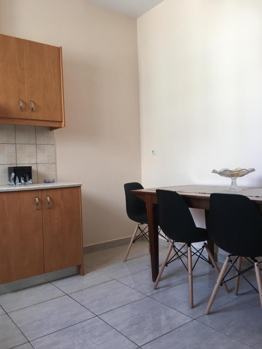 Central Luxury Apartment - Housity