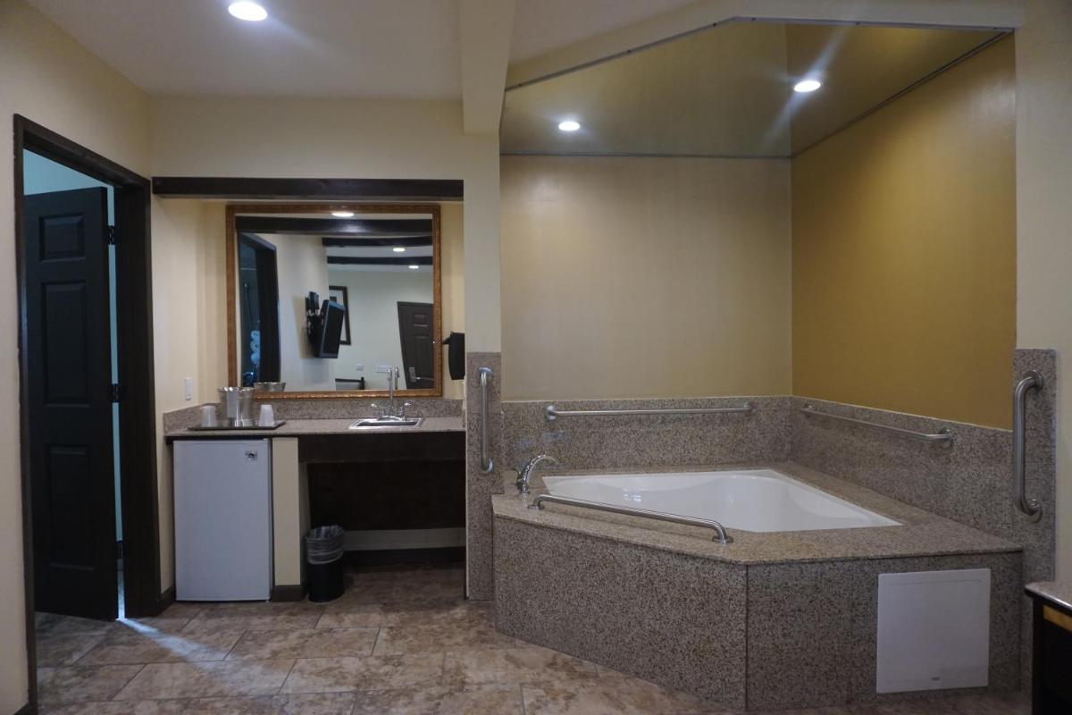 Tuscan Garden Inn - Housity