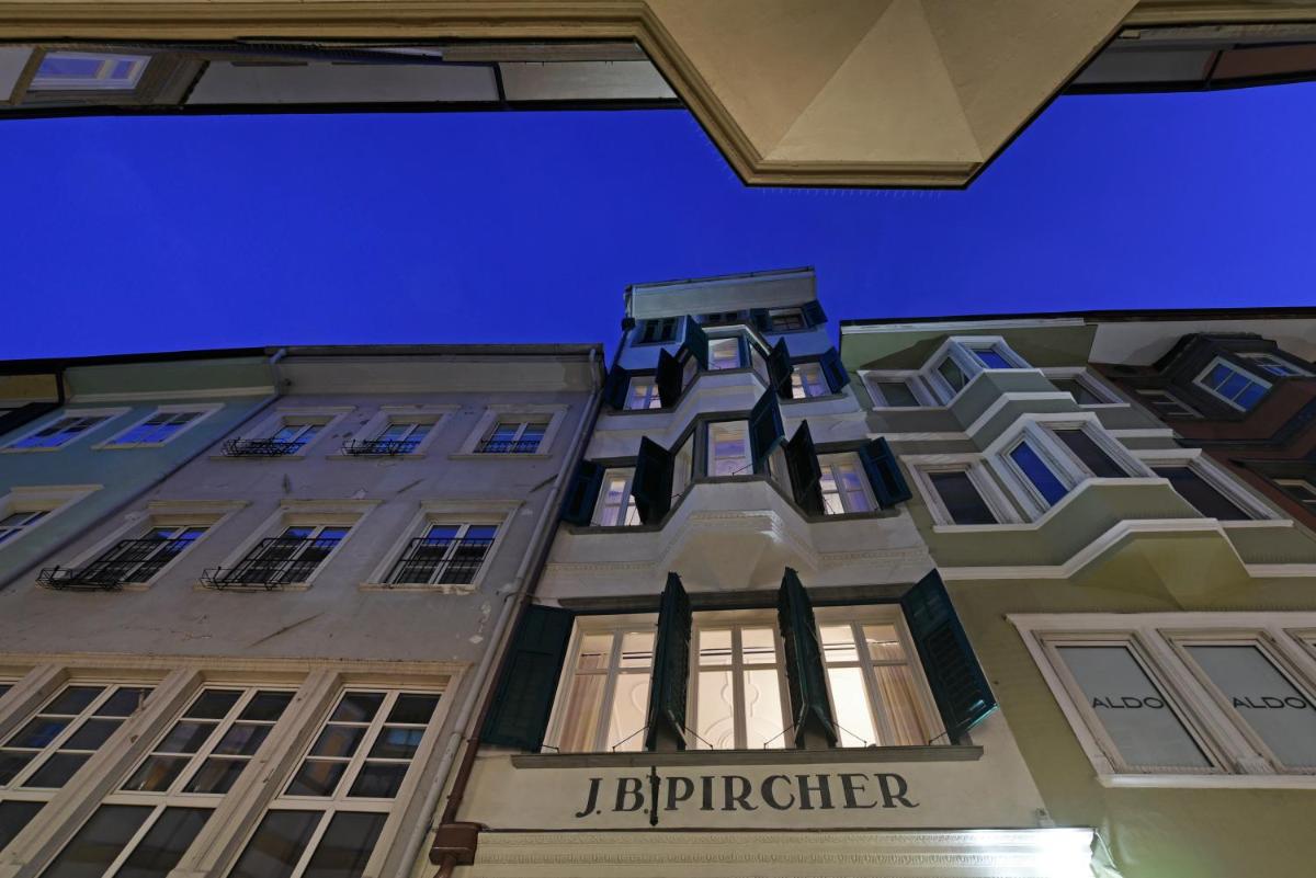 Arcade Apartments - Housity