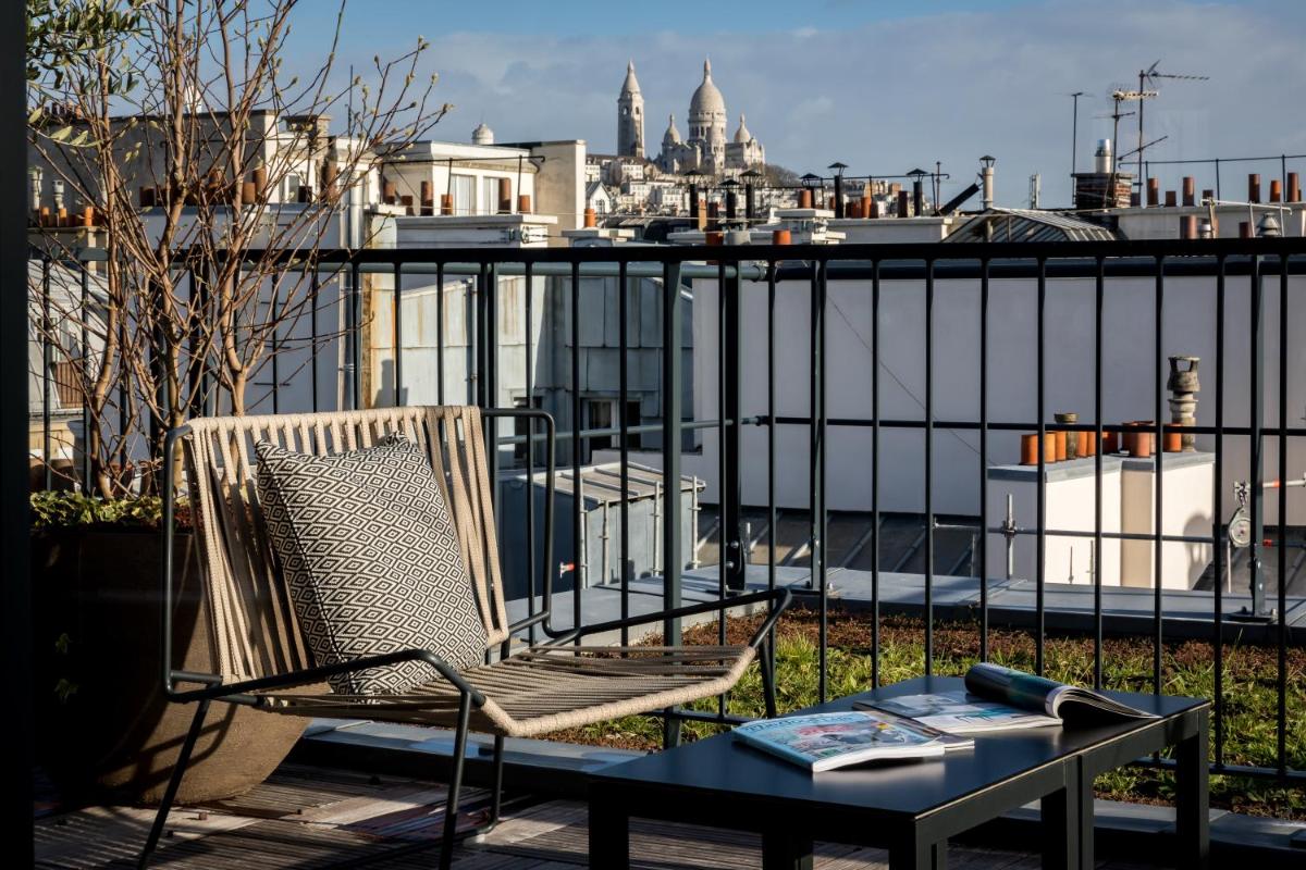 Balcon ou terrasse dans l'établissement Laz' Hotel Spa Urbain Paris