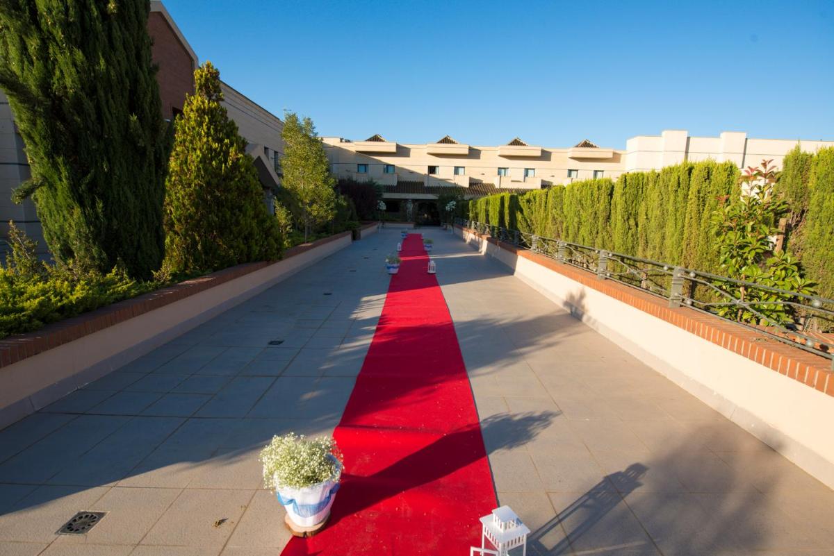 Hotel Abades Guadix - Housity