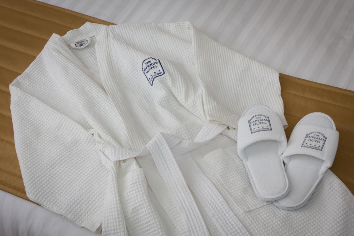 Imperial Hotel - Housity