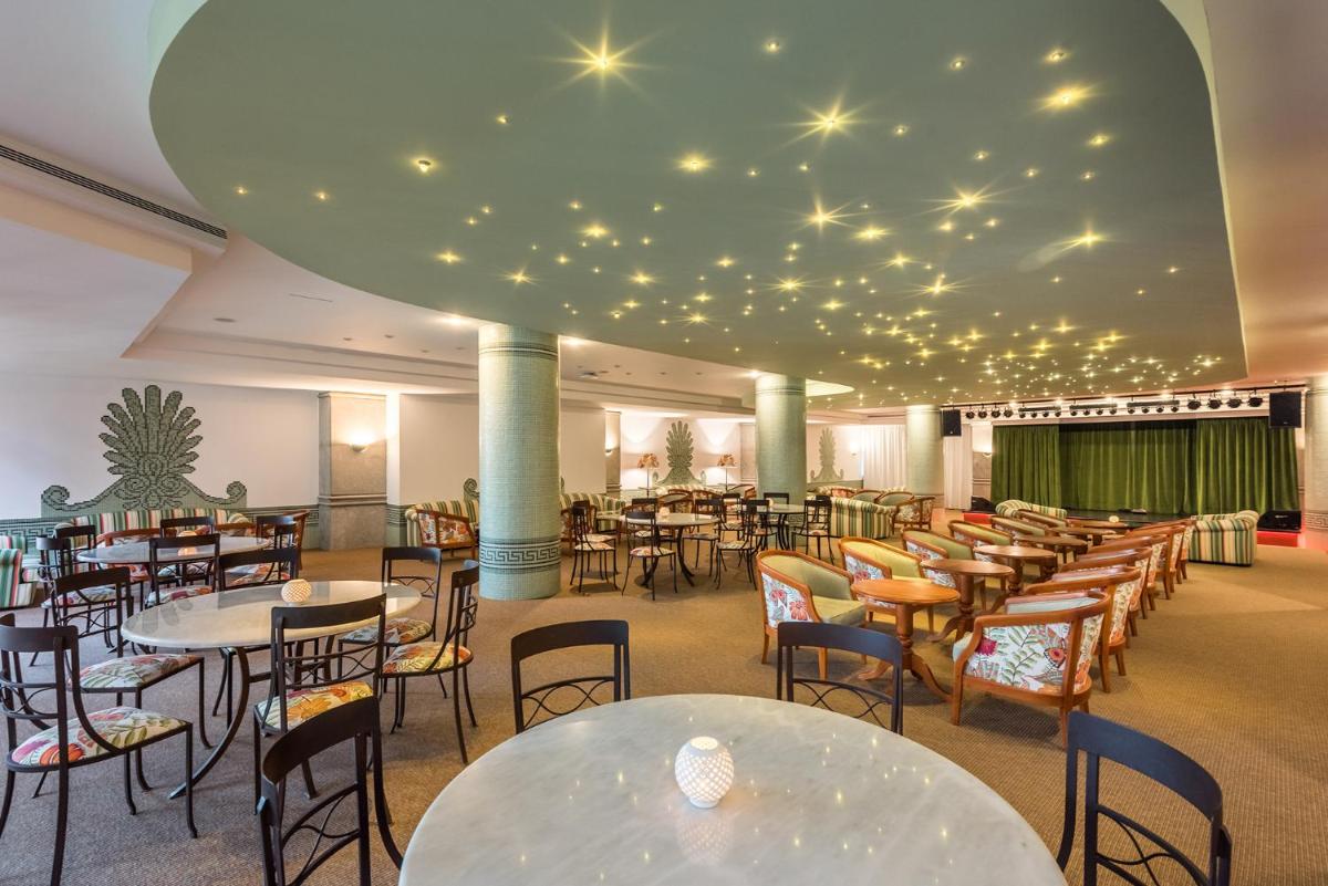 Um restaurante ou outro lugar para comer em Pestana Royal All Inclusive Ocean & Spa Resort