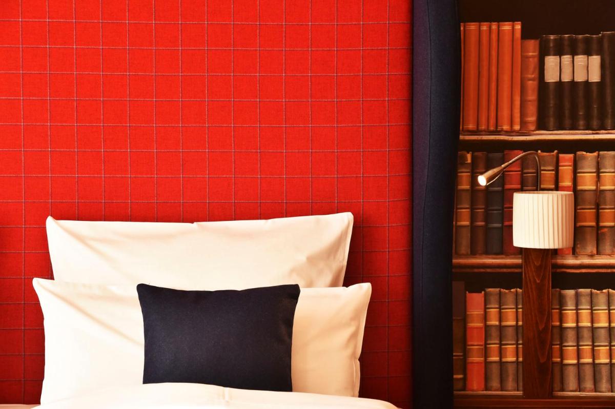 MOMENTS Boutique Hotel - Housity