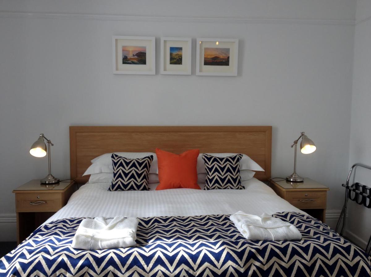Warwick House - Housity