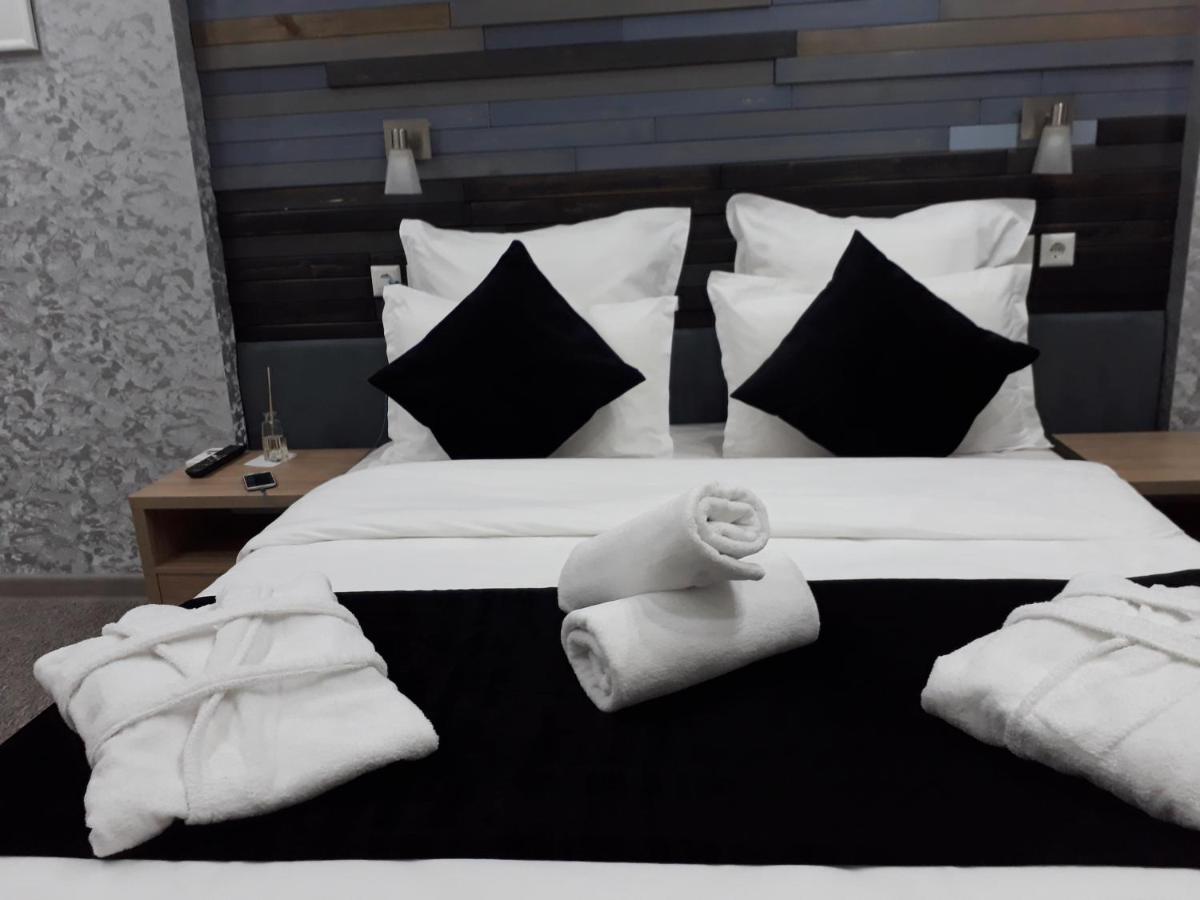 Small Hotel - Housity