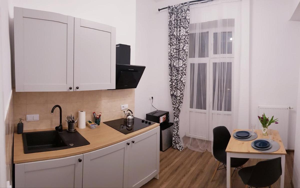 Guest Room RÓWNA - Housity