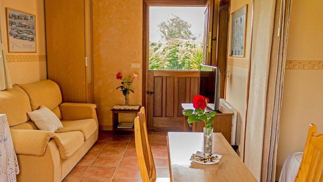 Apartamentos El Pradón de Santa Marina - Housity