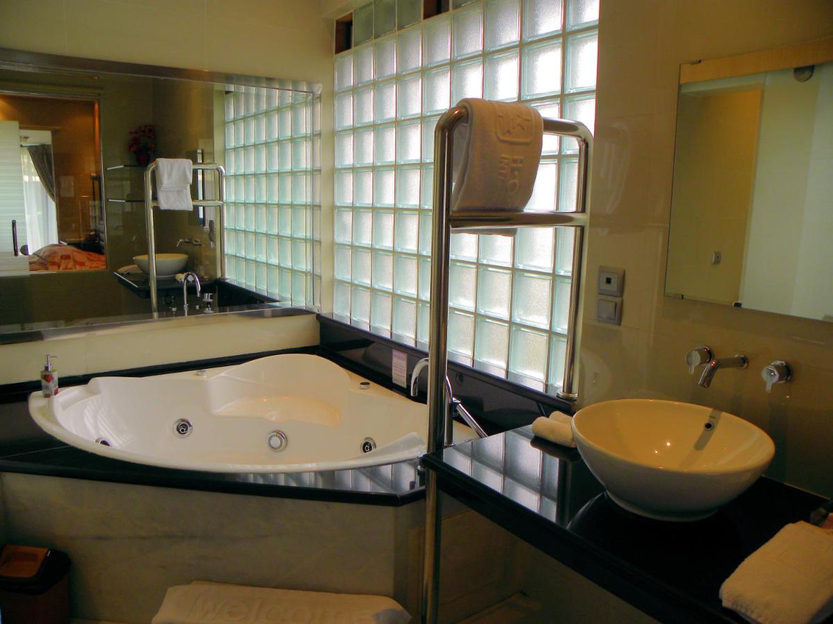 Hotel Sibayak Internasional - Housity