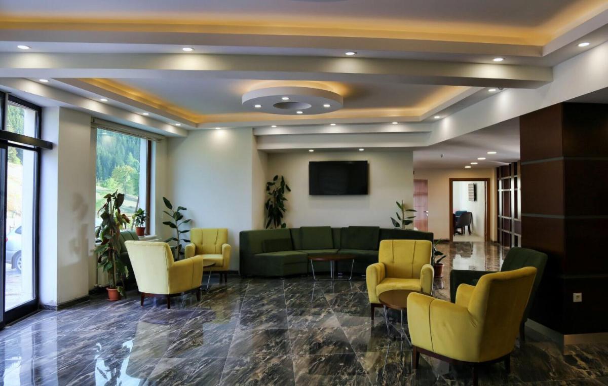 Black Forest Hotel - Housity