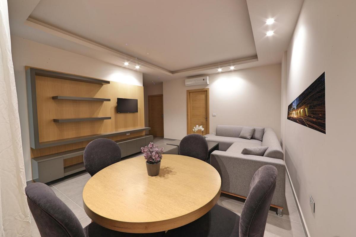 The Residence 649 - Housity