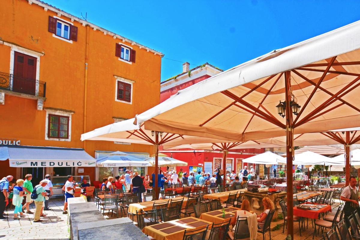 Medulić Palace Rooms & Apartments - Housity