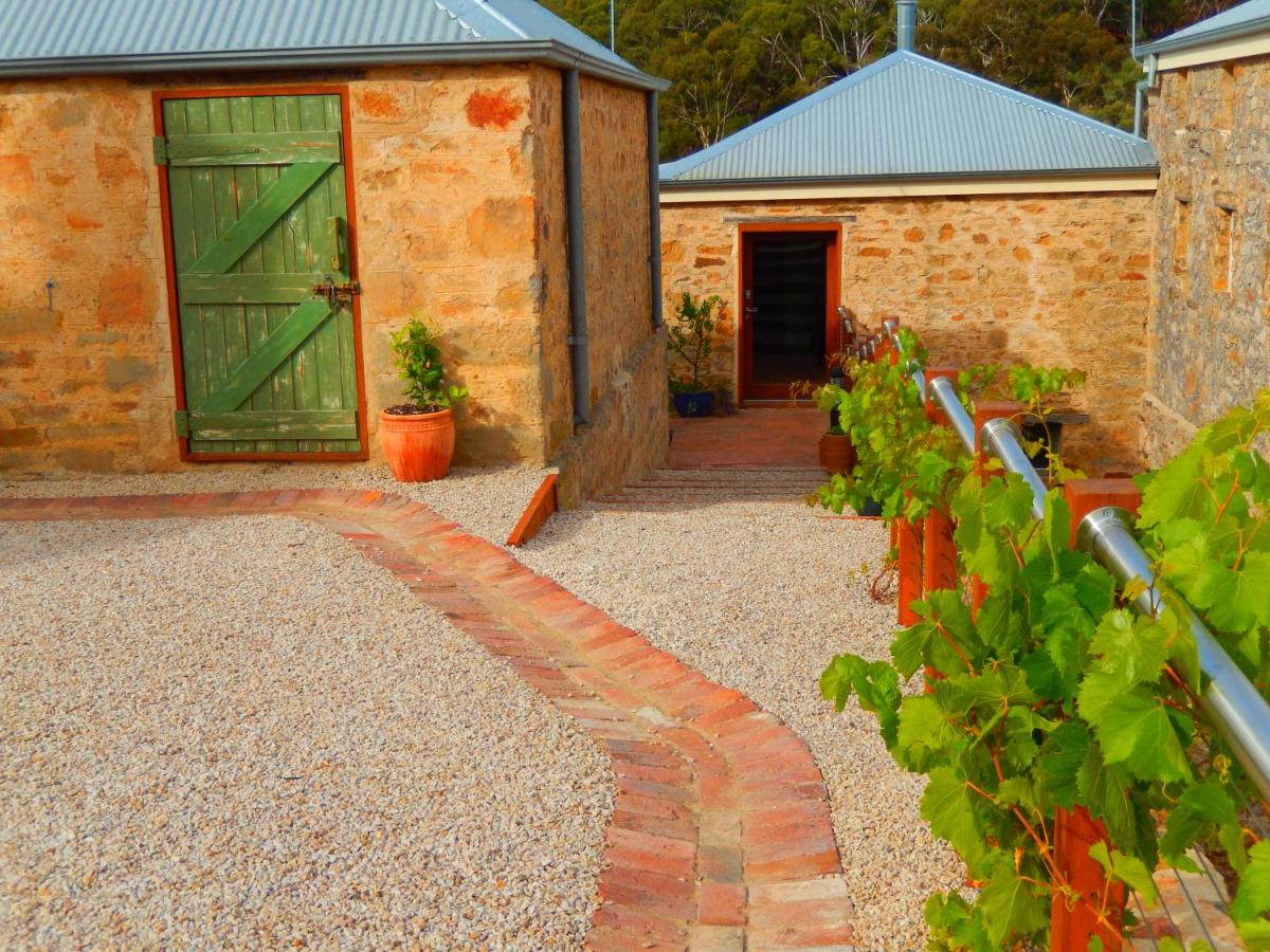 Morialta Barns - Housity
